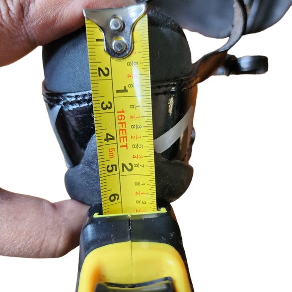 DKNY Sandals - Picture 6 of 8